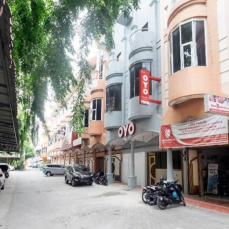 Oyo 835 Metropolitan Home Stay Medan Extérieur photo